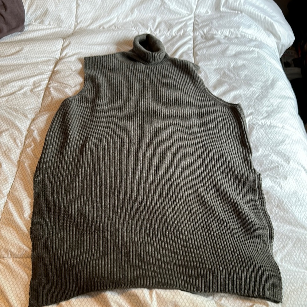 Six Crisp Days - oversized knit turtleneck sleeveless sweater
